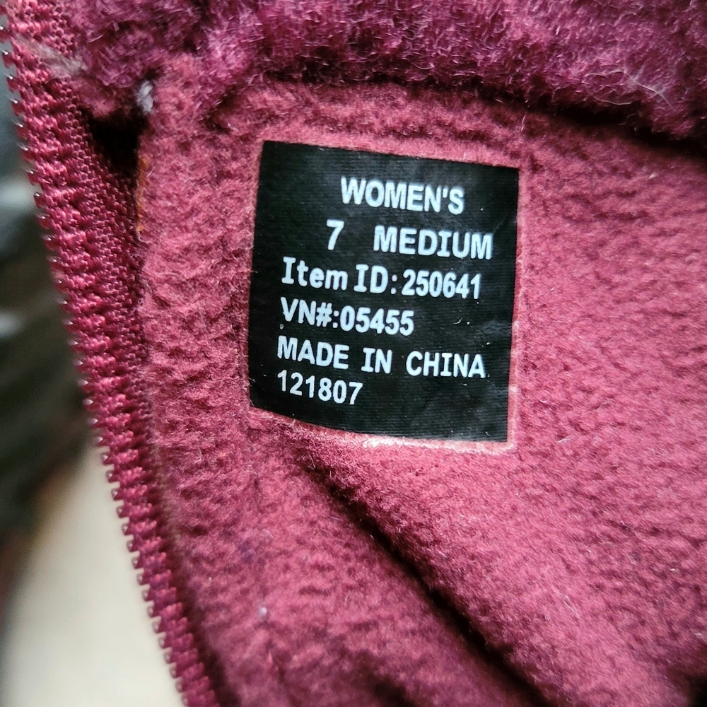 L.L.Bean Women's Suede Insulated Winter Snow Boots Burgundy Size 7 M - Picture 8 of 10